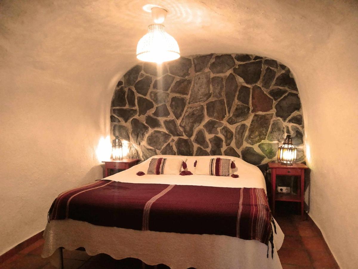 Cuevas Andalucia Guest House Baza Ngoại thất bức ảnh