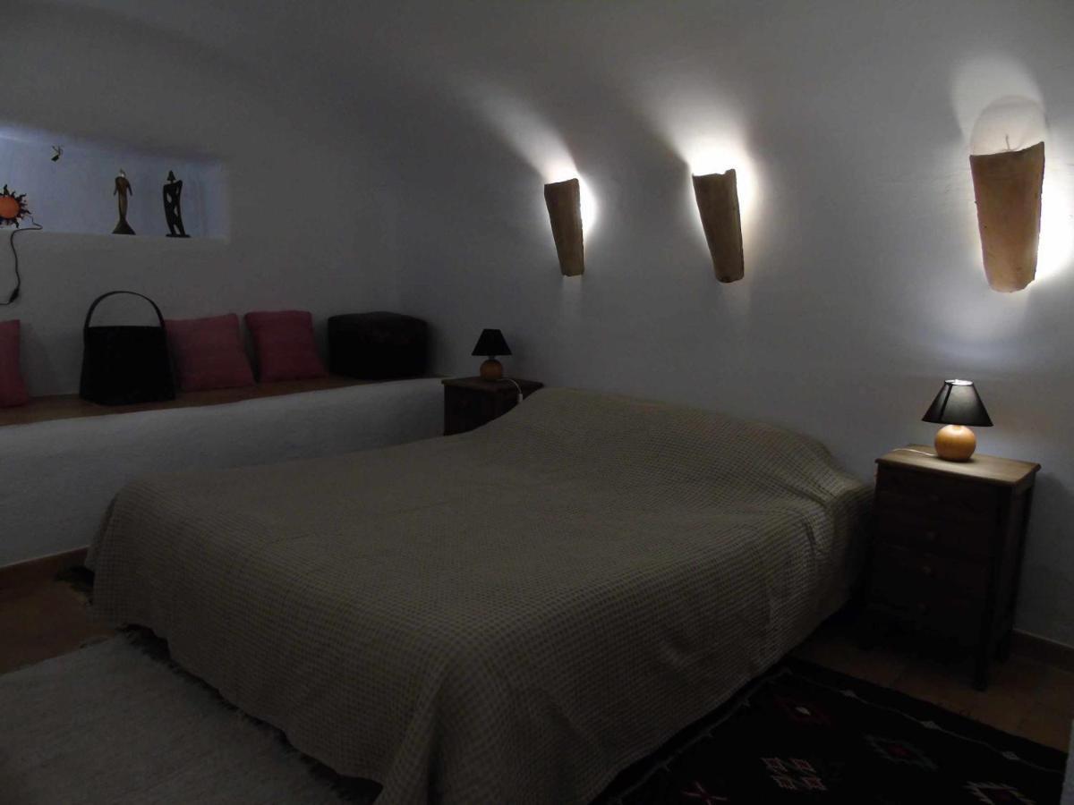 Cuevas Andalucia Guest House Baza Ngoại thất bức ảnh