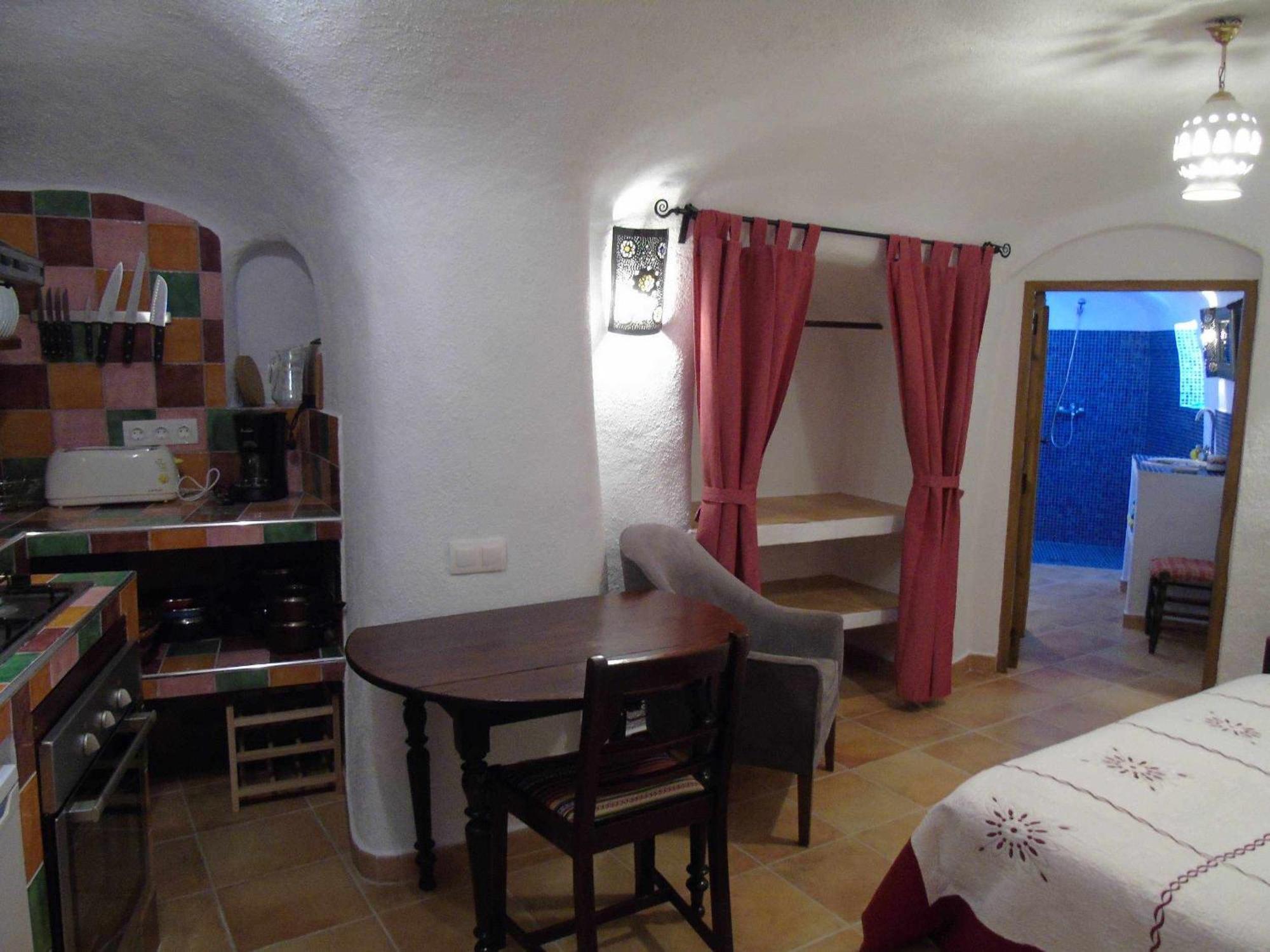 Cuevas Andalucia Guest House Baza Phòng bức ảnh