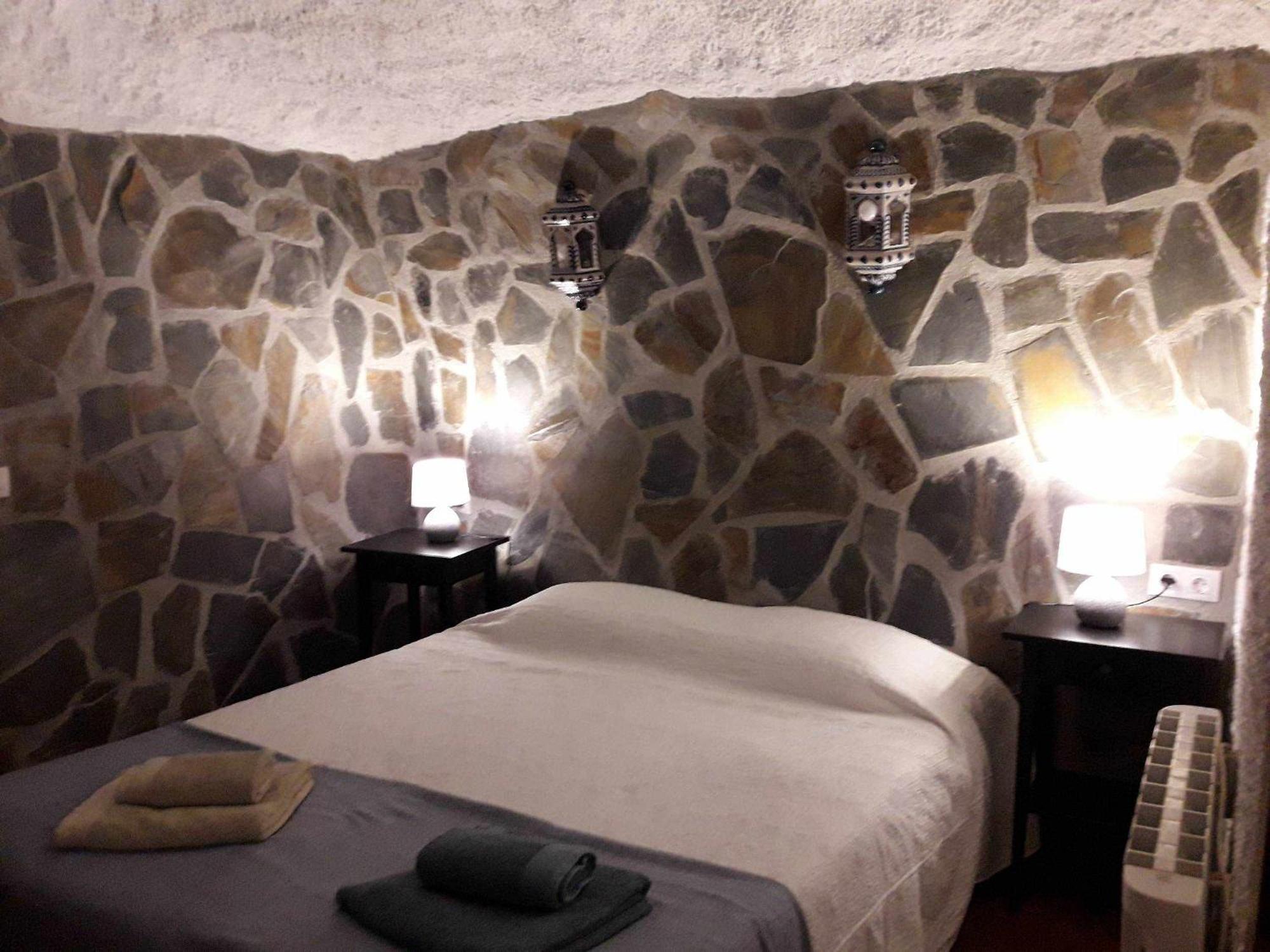 Cuevas Andalucia Guest House Baza Ngoại thất bức ảnh