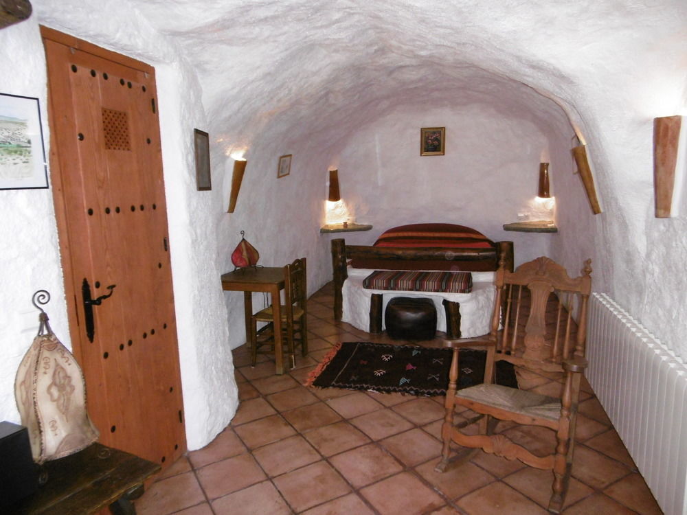 Cuevas Andalucia Guest House Baza Ngoại thất bức ảnh